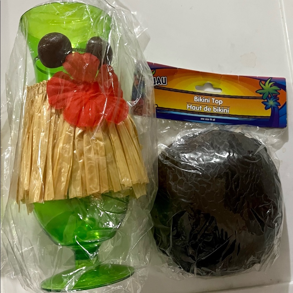 NWT Faux coconut shell Luau bikini top with bonus